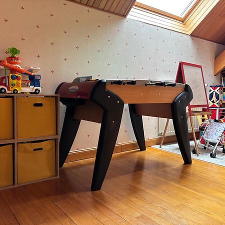 Grande maison , jardin,flipper,babyfoot, ping pong, proche golf, Port en Bessin, Bayeux et plages du débarquement, adaptée enfants Commes Extérieur photo