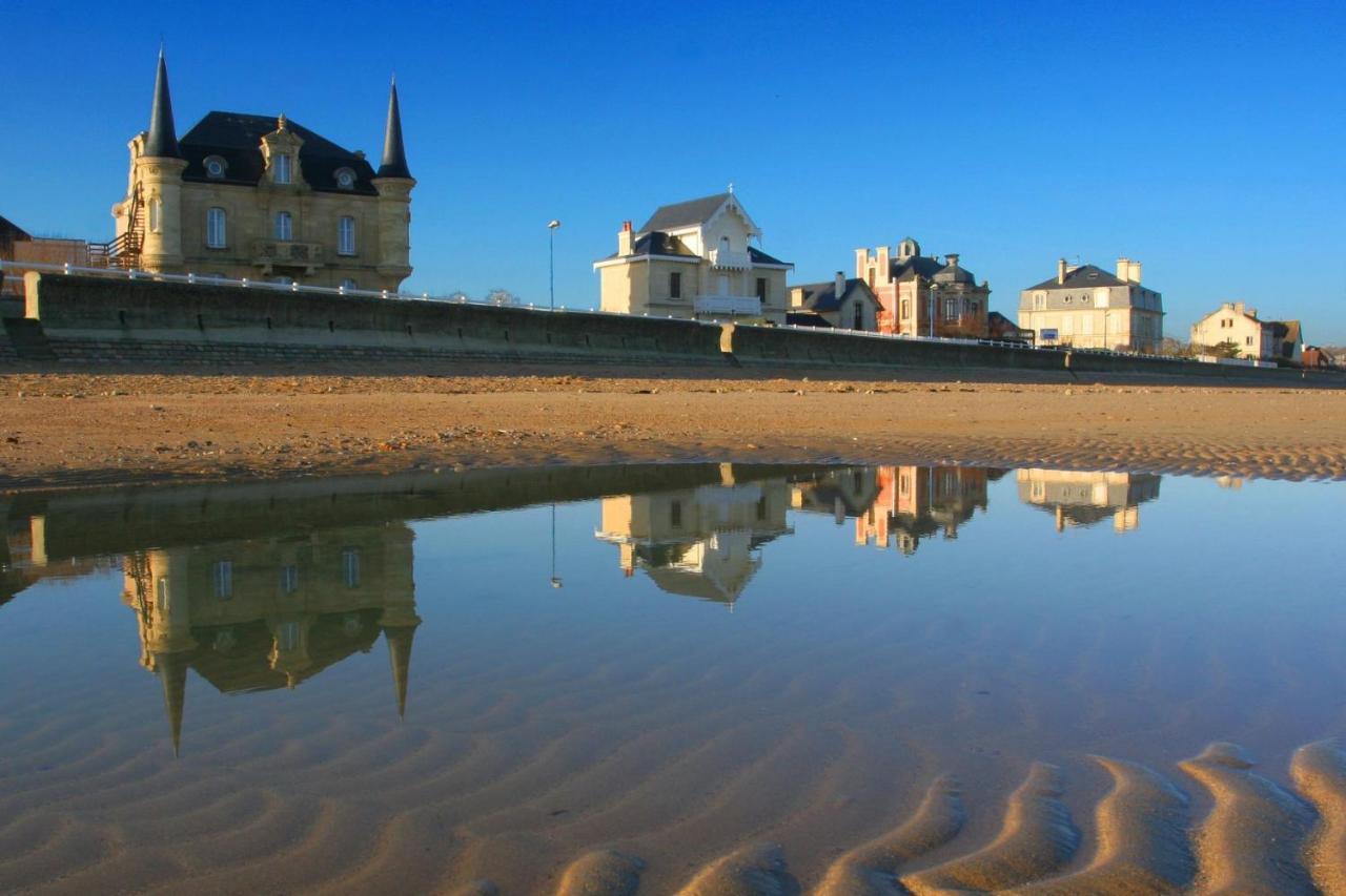 Grande maison , jardin,flipper,babyfoot, ping pong, proche golf, Port en Bessin, Bayeux et plages du débarquement, adaptée enfants Commes Extérieur photo