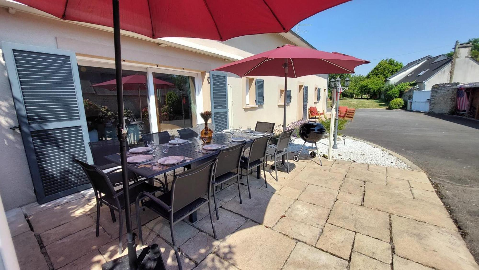 Grande maison , jardin,flipper,babyfoot, ping pong, proche golf, Port en Bessin, Bayeux et plages du débarquement, adaptée enfants Commes Extérieur photo