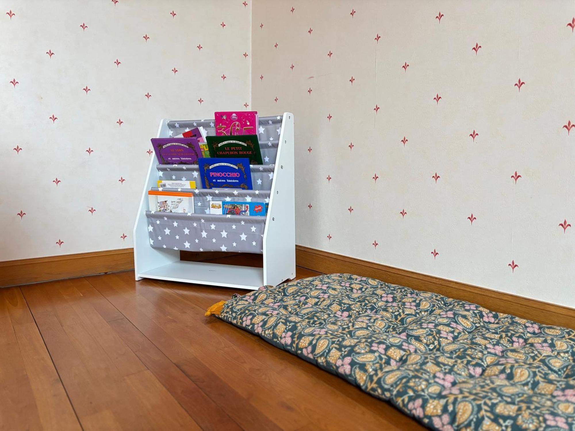 Grande maison , jardin,flipper,babyfoot, ping pong, proche golf, Port en Bessin, Bayeux et plages du débarquement, adaptée enfants Commes Extérieur photo