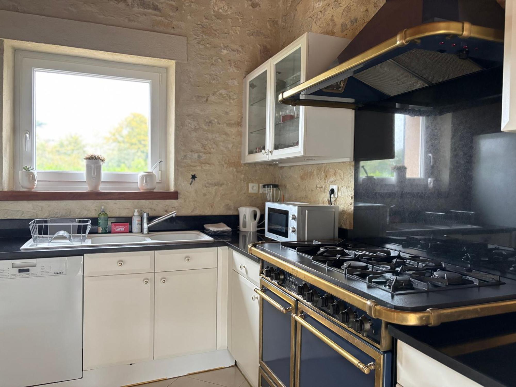 Grande maison , jardin,flipper,babyfoot, ping pong, proche golf, Port en Bessin, Bayeux et plages du débarquement, adaptée enfants Commes Extérieur photo