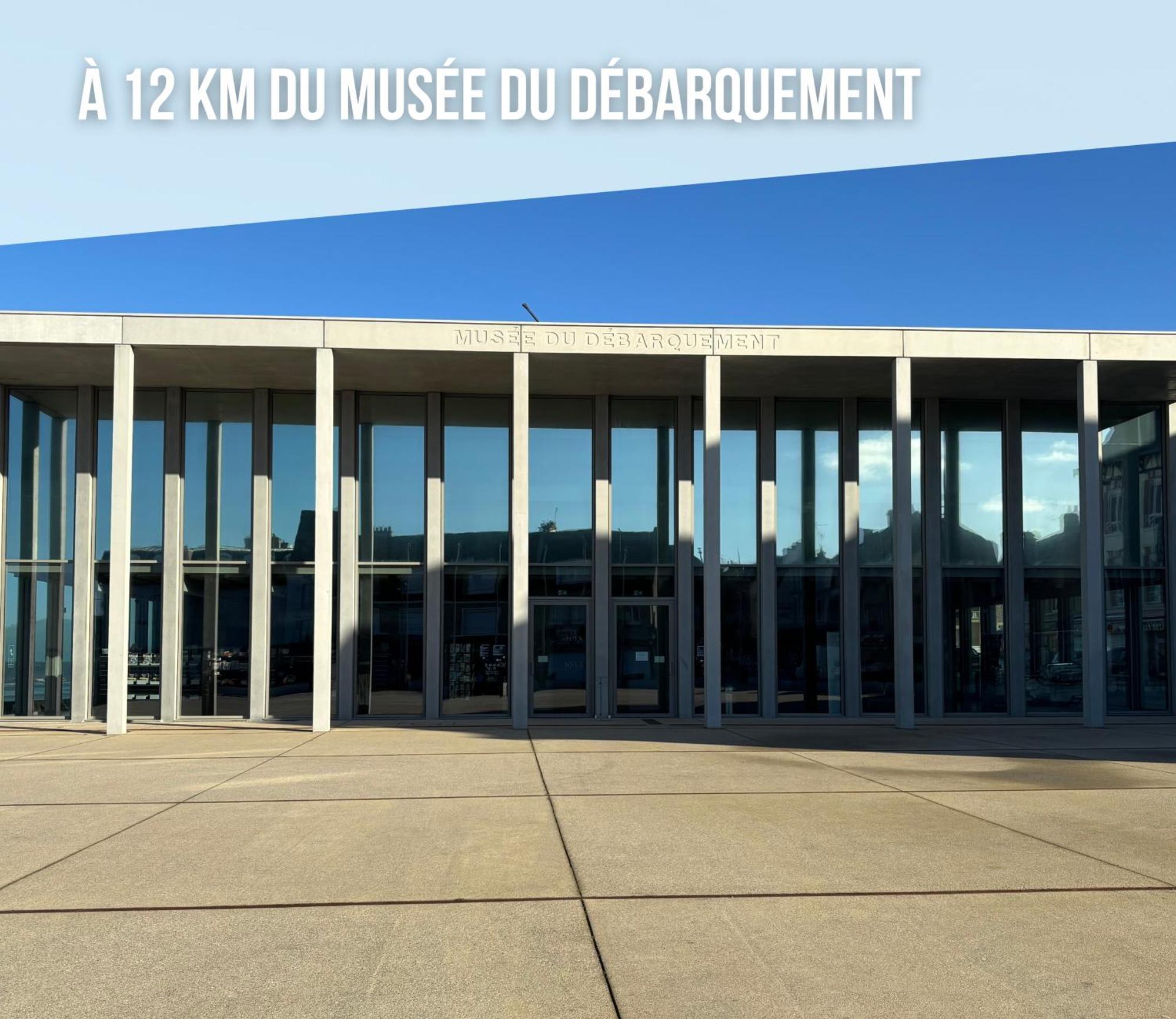 Grande maison , jardin,flipper,babyfoot, ping pong, proche golf, Port en Bessin, Bayeux et plages du débarquement, adaptée enfants Commes Extérieur photo